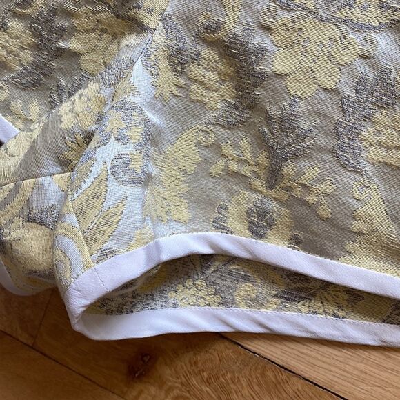 Aritizia Wilfred Flower Jacquard Yellow Silk Pull On Shorts Size 6 - Picture 5 of 12